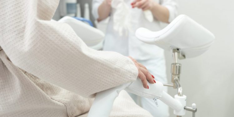 Kalıcı Kızlık Zarı Dikimi Nasıl Olur?